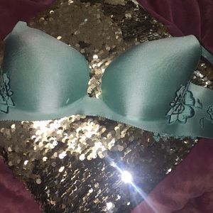 Victoria’s Secret Angels Secret embrace bra